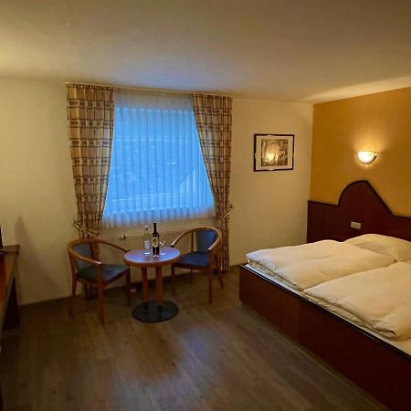 Hotel Haus Hubertus Elsdorf Bagian luar foto
